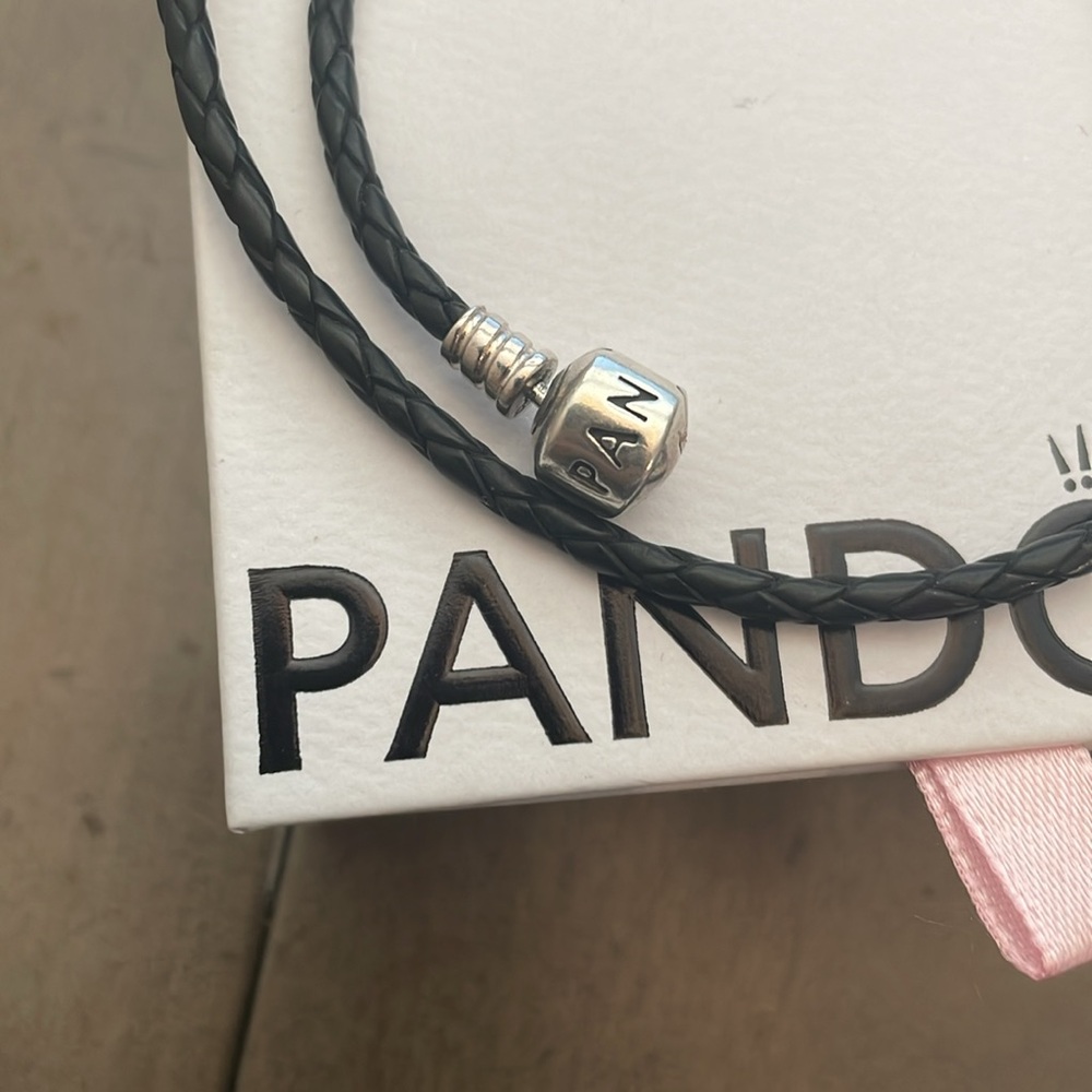 Authentic Pandora black leather double wrap Moments bracelet fits sz 7-7.5” - Picture 5 of 5